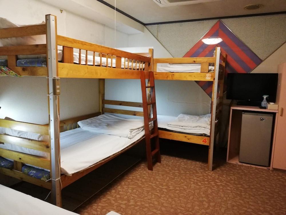 Family & Bakpak Tokyo Hostel Exterior photo