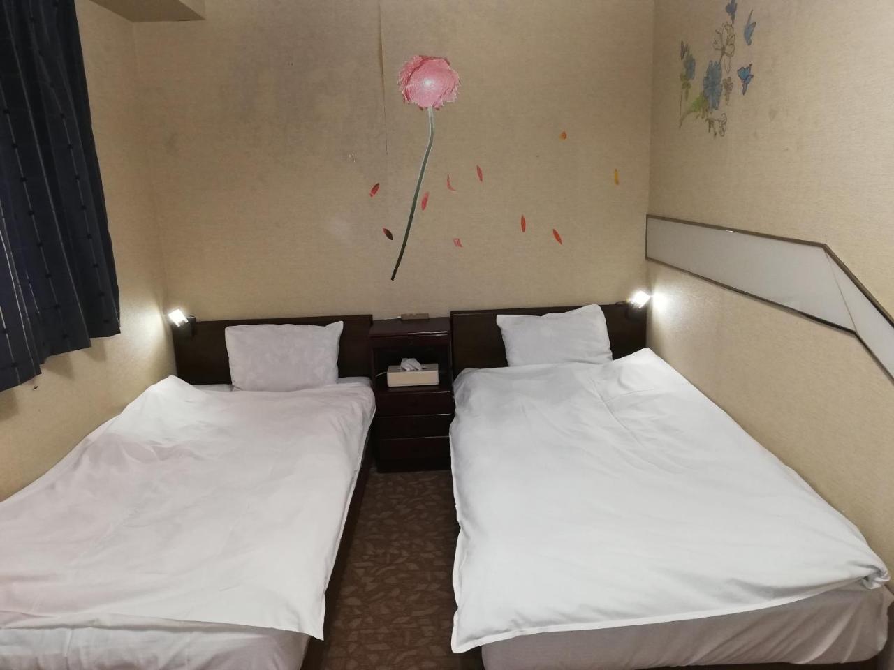 Family & Bakpak Tokyo Hostel Exterior photo